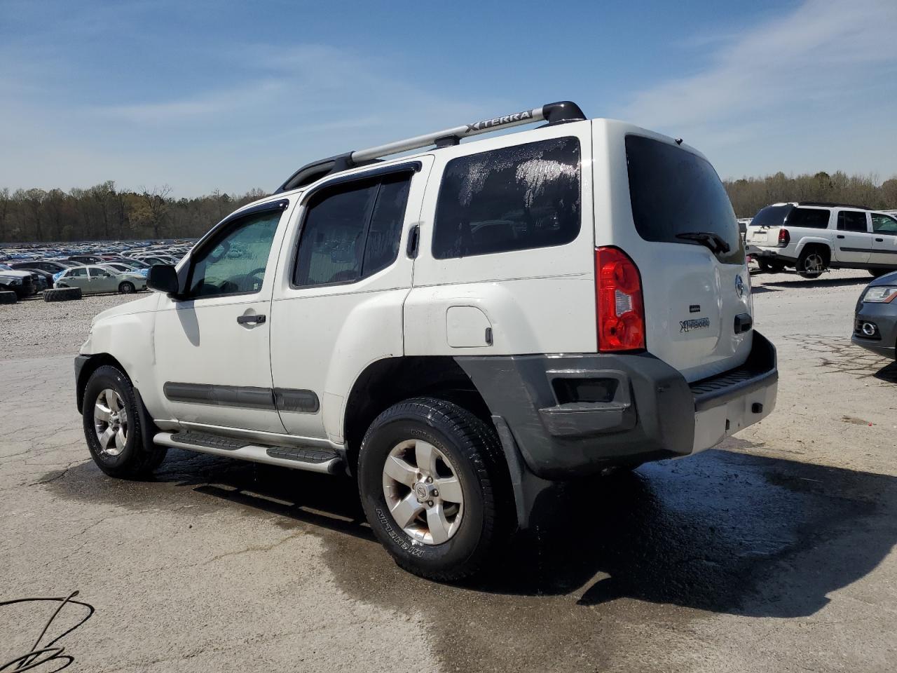 2013 NISSAN XTERRA X - Фото 2