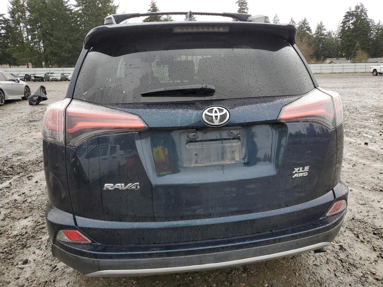 2017 TOYOTA RAV4 XLE - Image 6