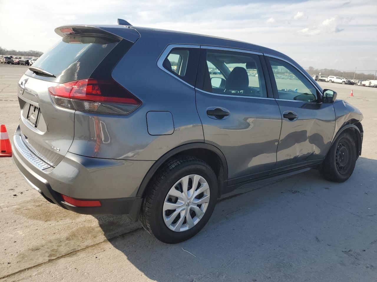 2018 NISSAN ROGUE S - Фото 3