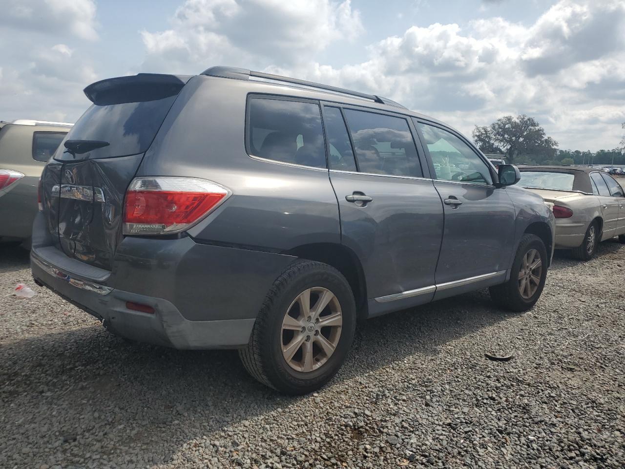 2011 TOYOTA HIGHLANDER - Фото 3