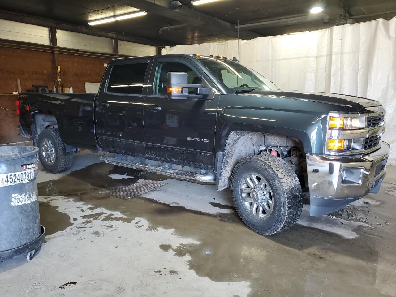 2017 CHEVROLET SILVERADO - Image 4