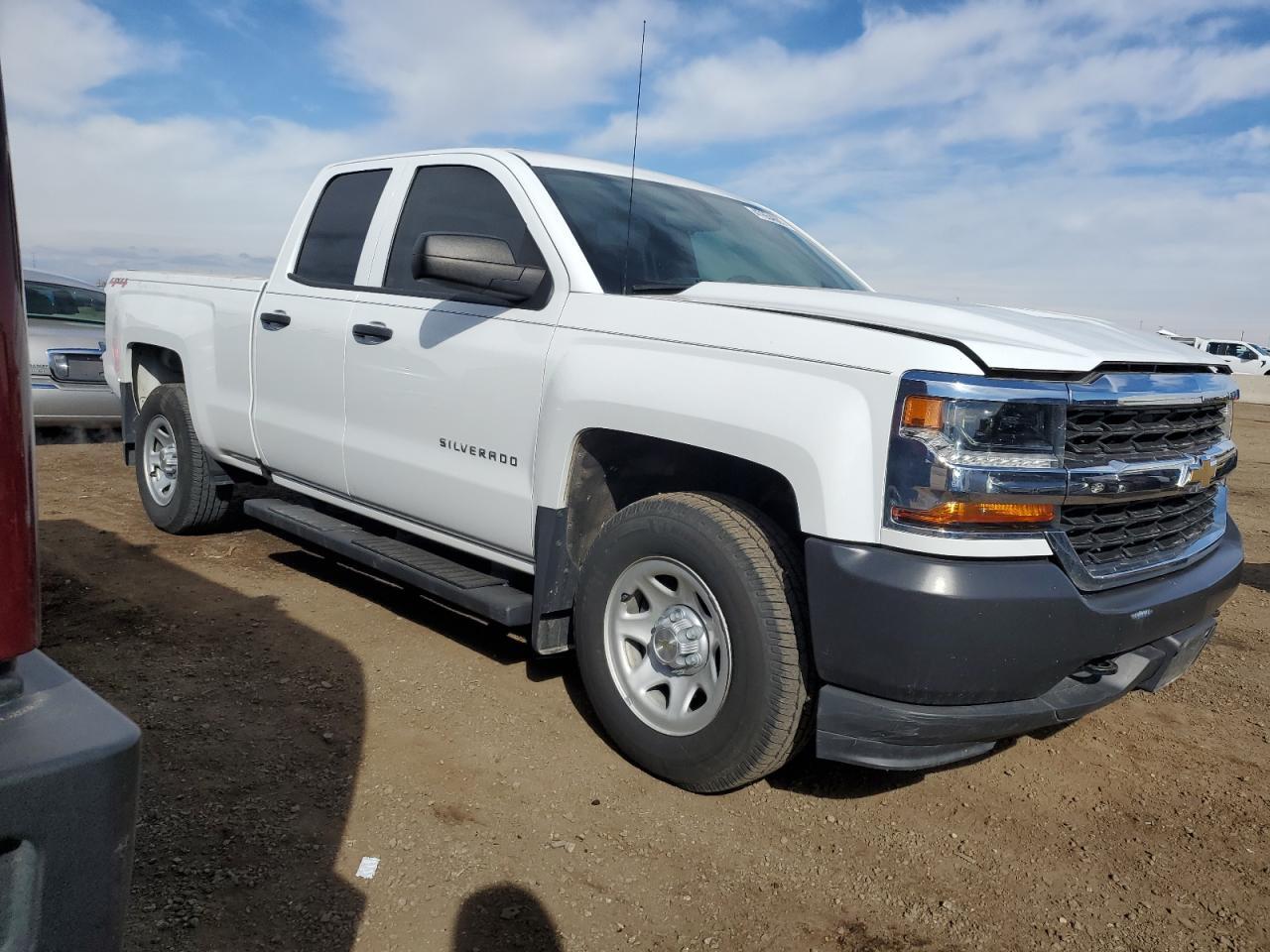 2017 CHEVROLET SILVERADO - Фото 4