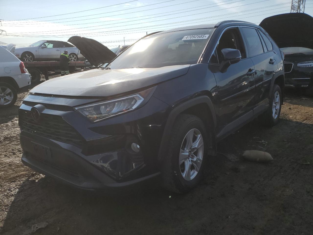 2020 TOYOTA RAV4 XLE