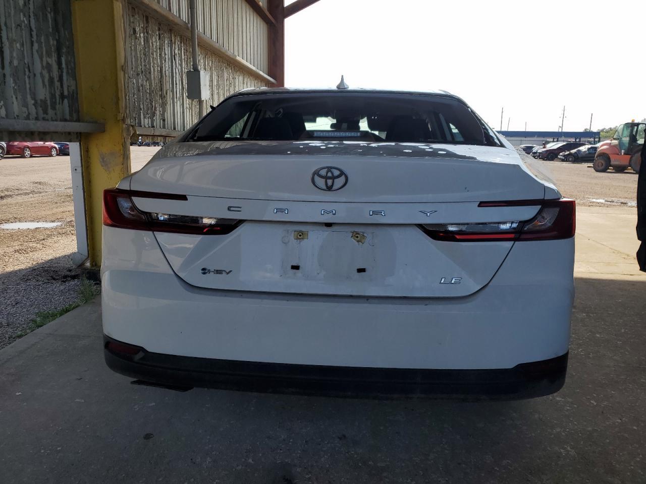 2025 TOYOTA CAMRY XSE - Image 6