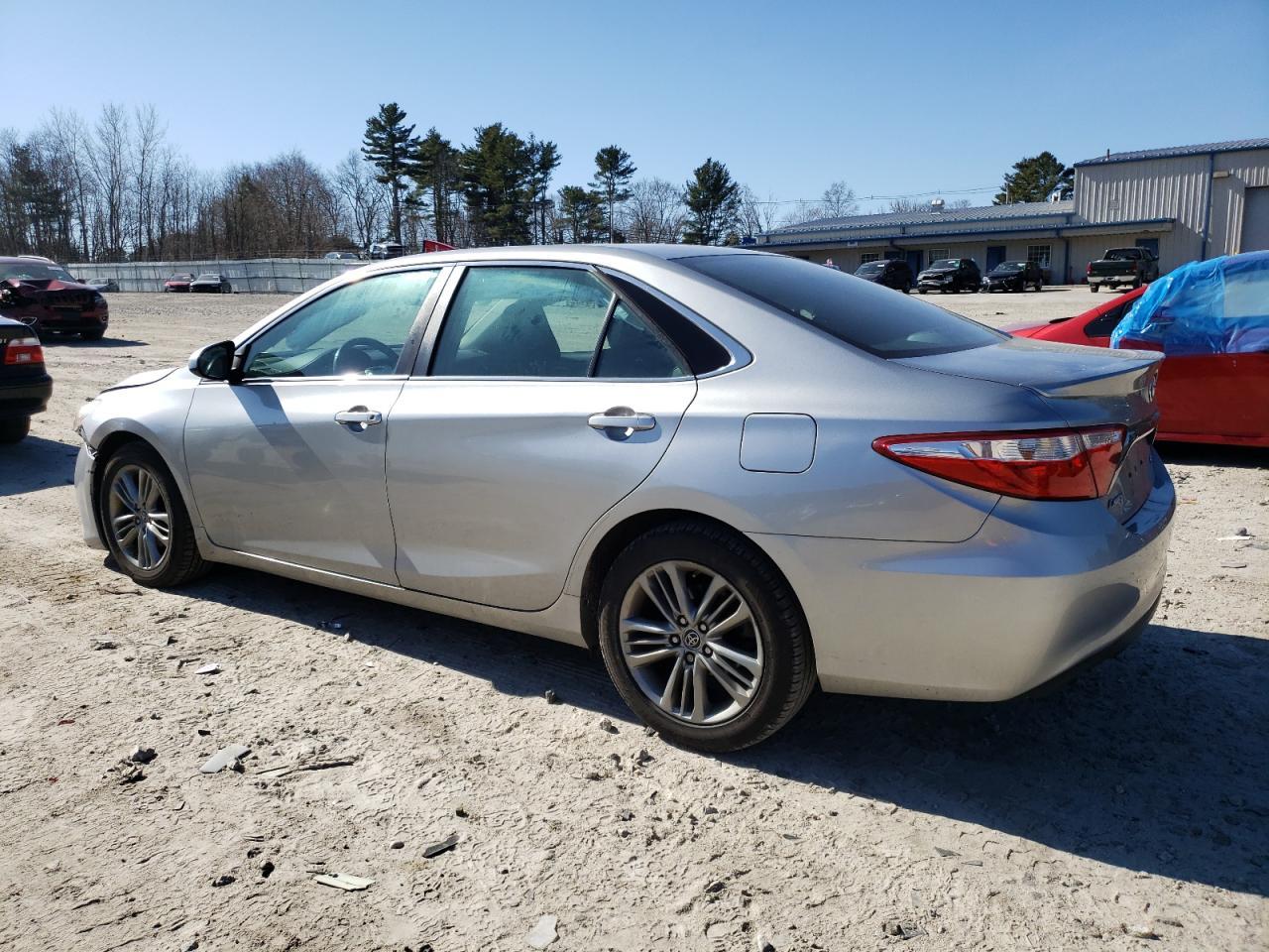 2015 TOYOTA CAMRY LE - Фото 2
