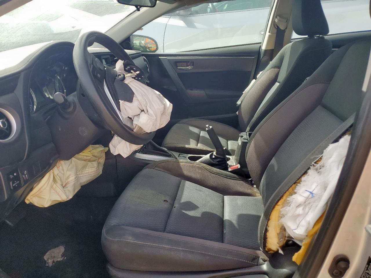 2019 TOYOTA COROLLA L - Image 7