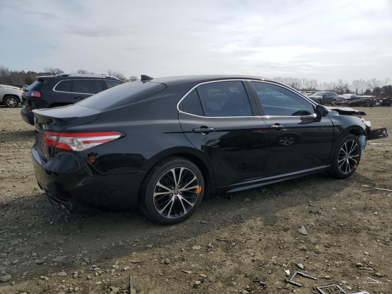 2020 TOYOTA CAMRY SE - Image 3