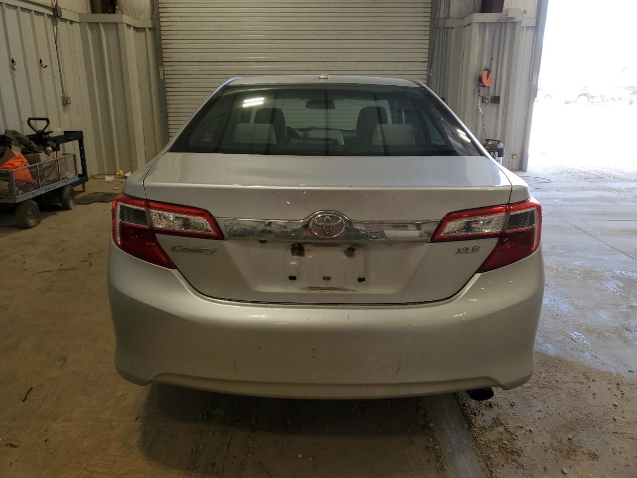 2014 TOYOTA CAMRY L - Фото 6
