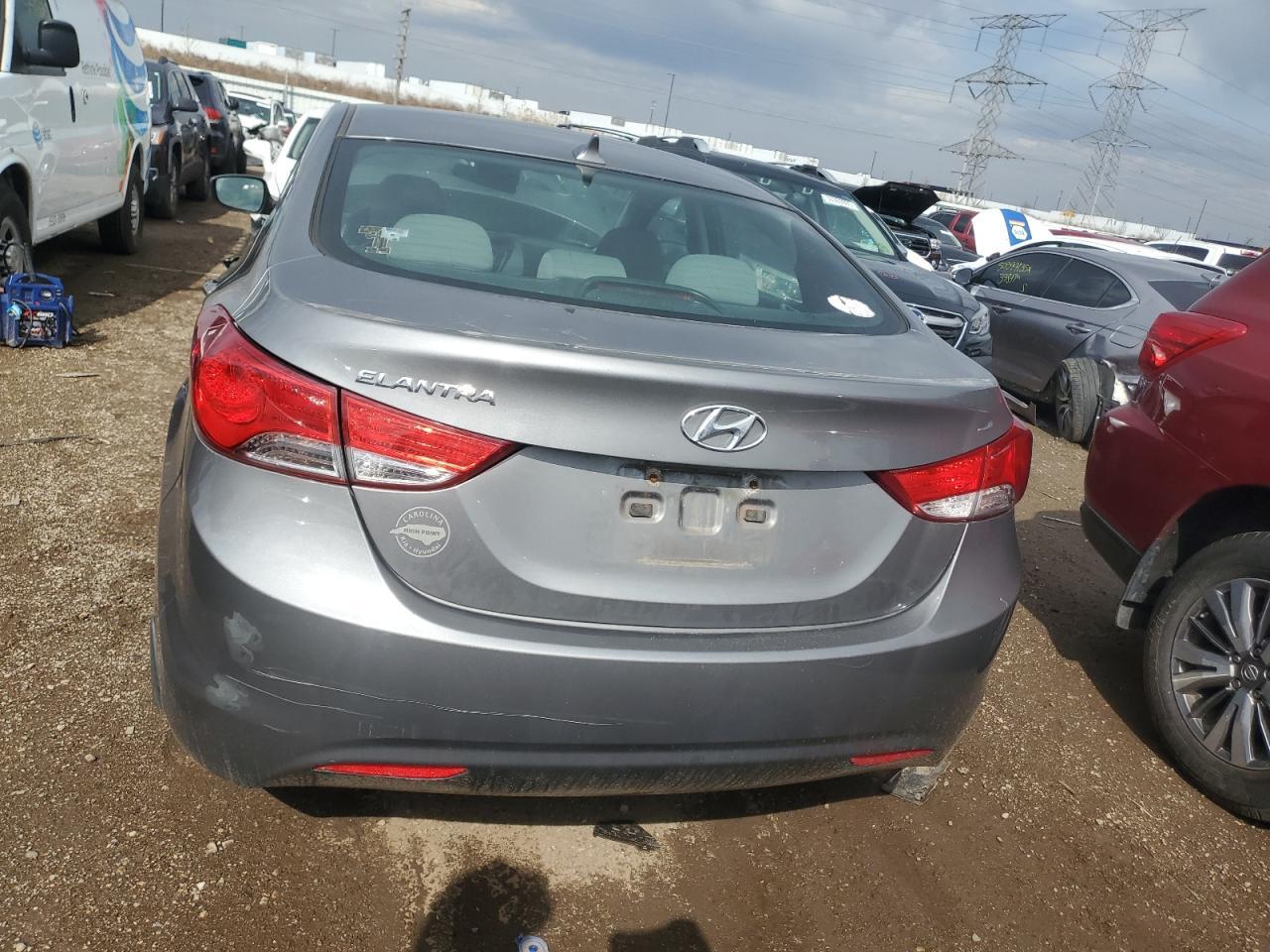2013 HYUNDAI ELANTRA GL - Фото 6