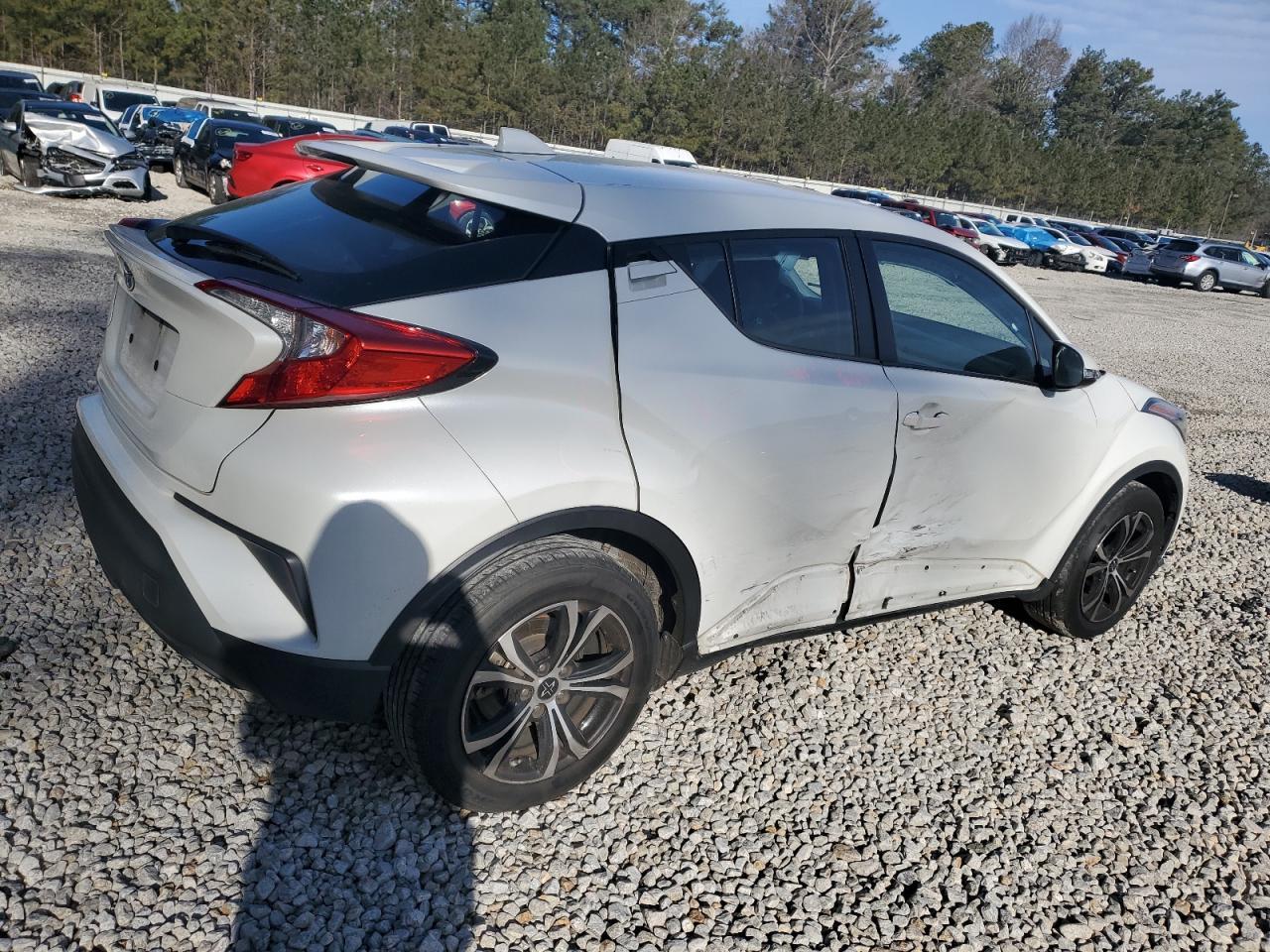 2021 TOYOTA C-HR XLE - Фото 3