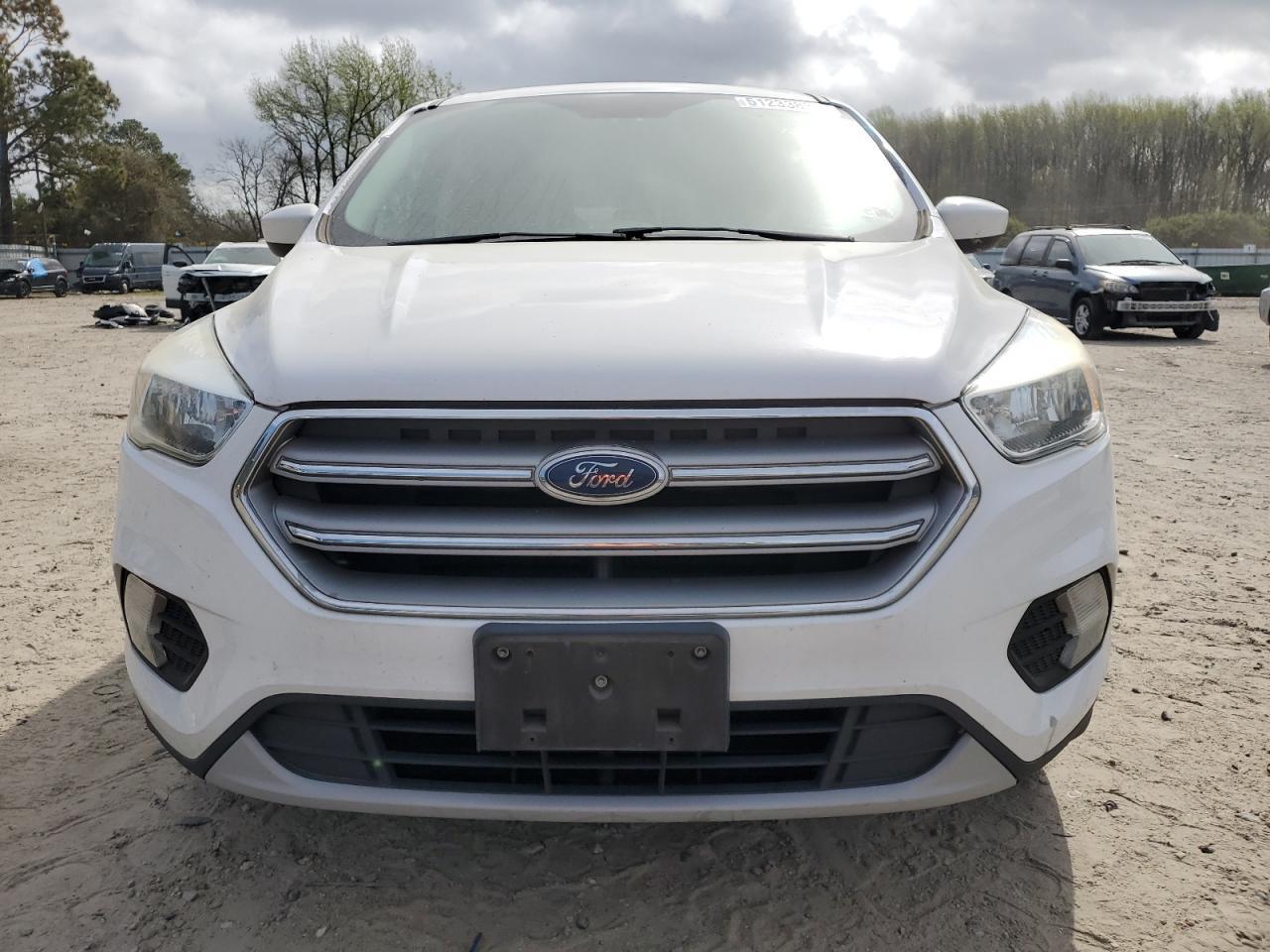 2017 FORD ESCAPE SE - Фото 5