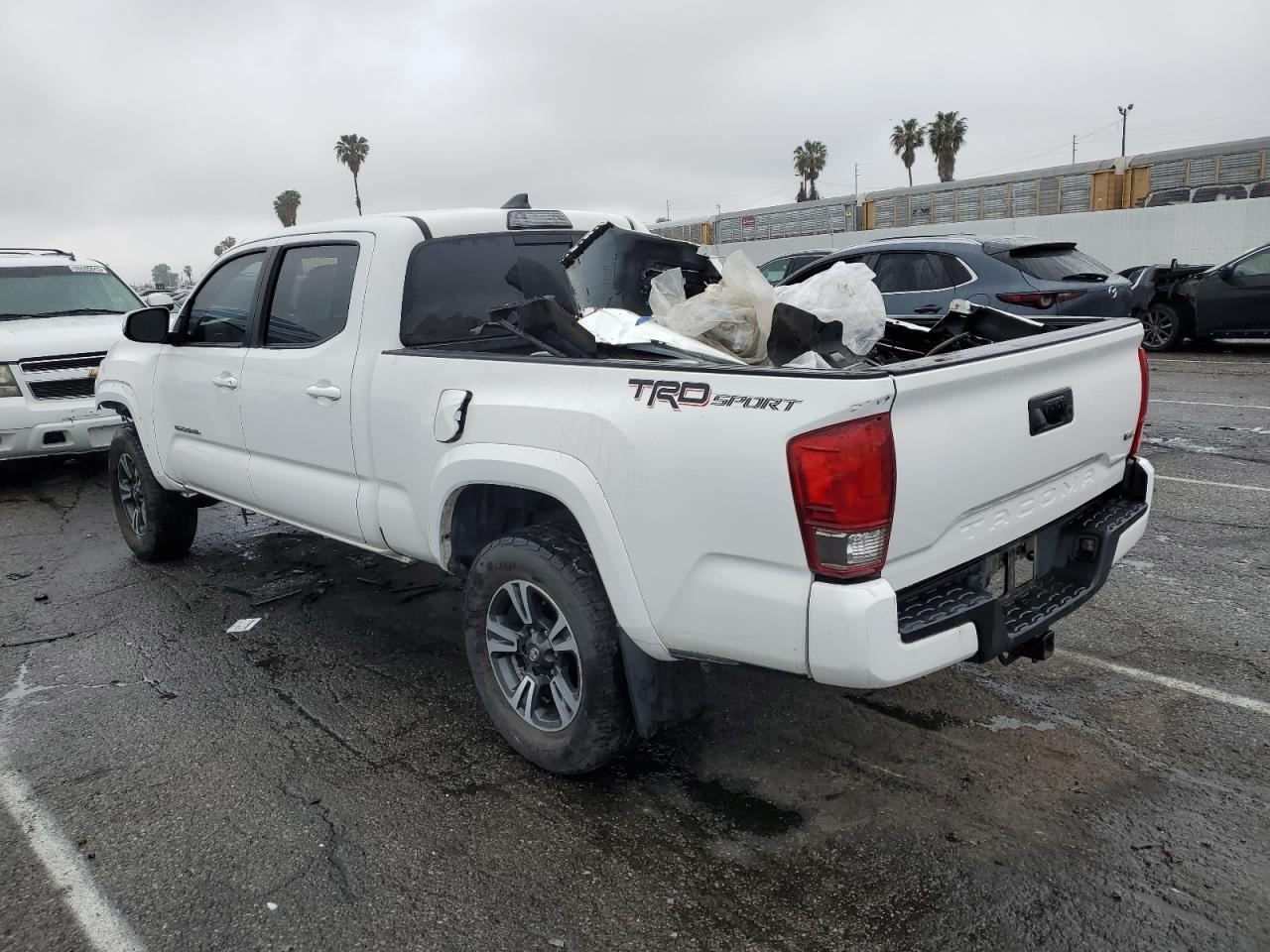 2017 TOYOTA TACOMA DOU - Фото 2