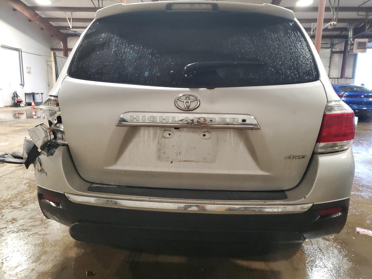 2012 TOYOTA HIGHLANDER - Image 6