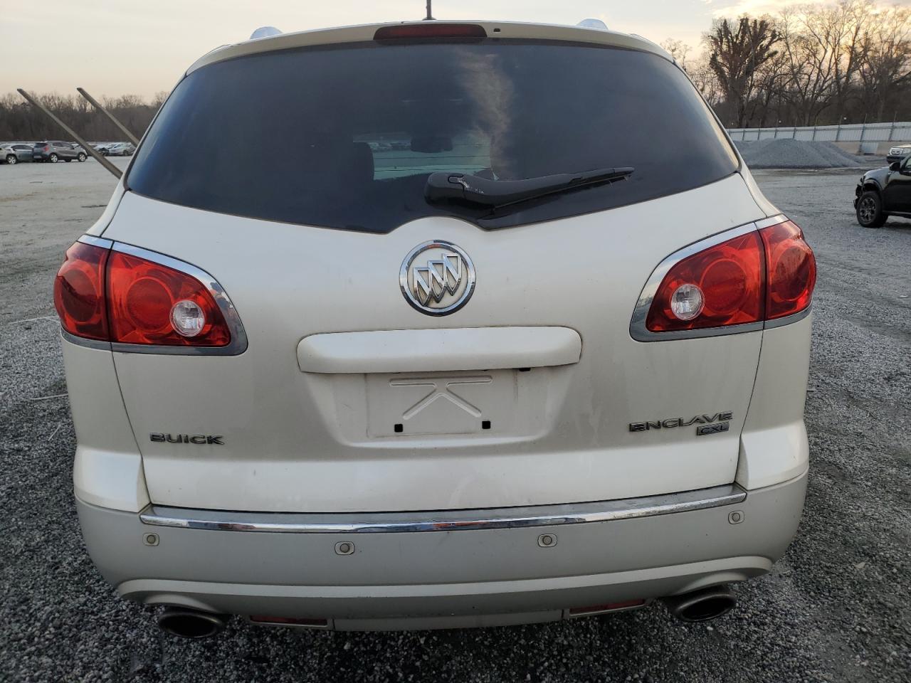2011 BUICK ENCLAVE CX - Image 6