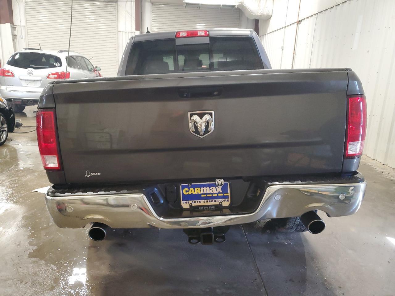 2017 RAM 1500 SLT - Image 6