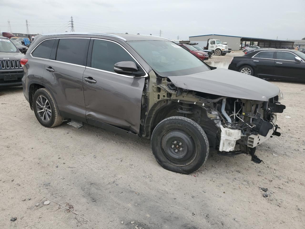 2019 TOYOTA HIGHLANDER - Image 4