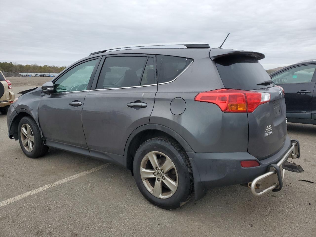 2015 TOYOTA RAV4 XLE - Image 2