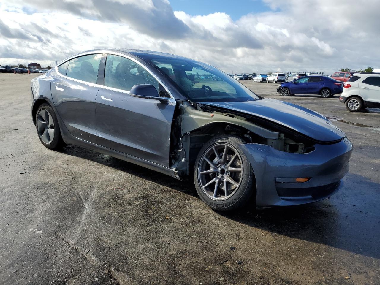 2019 TESLA MODEL 3 - Фото 4