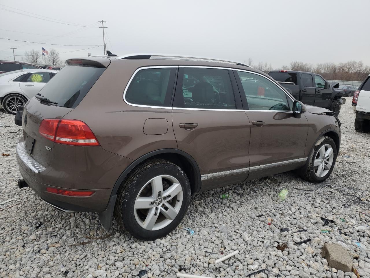 2012 VOLKSWAGEN TOUAREG V6 - Image 3