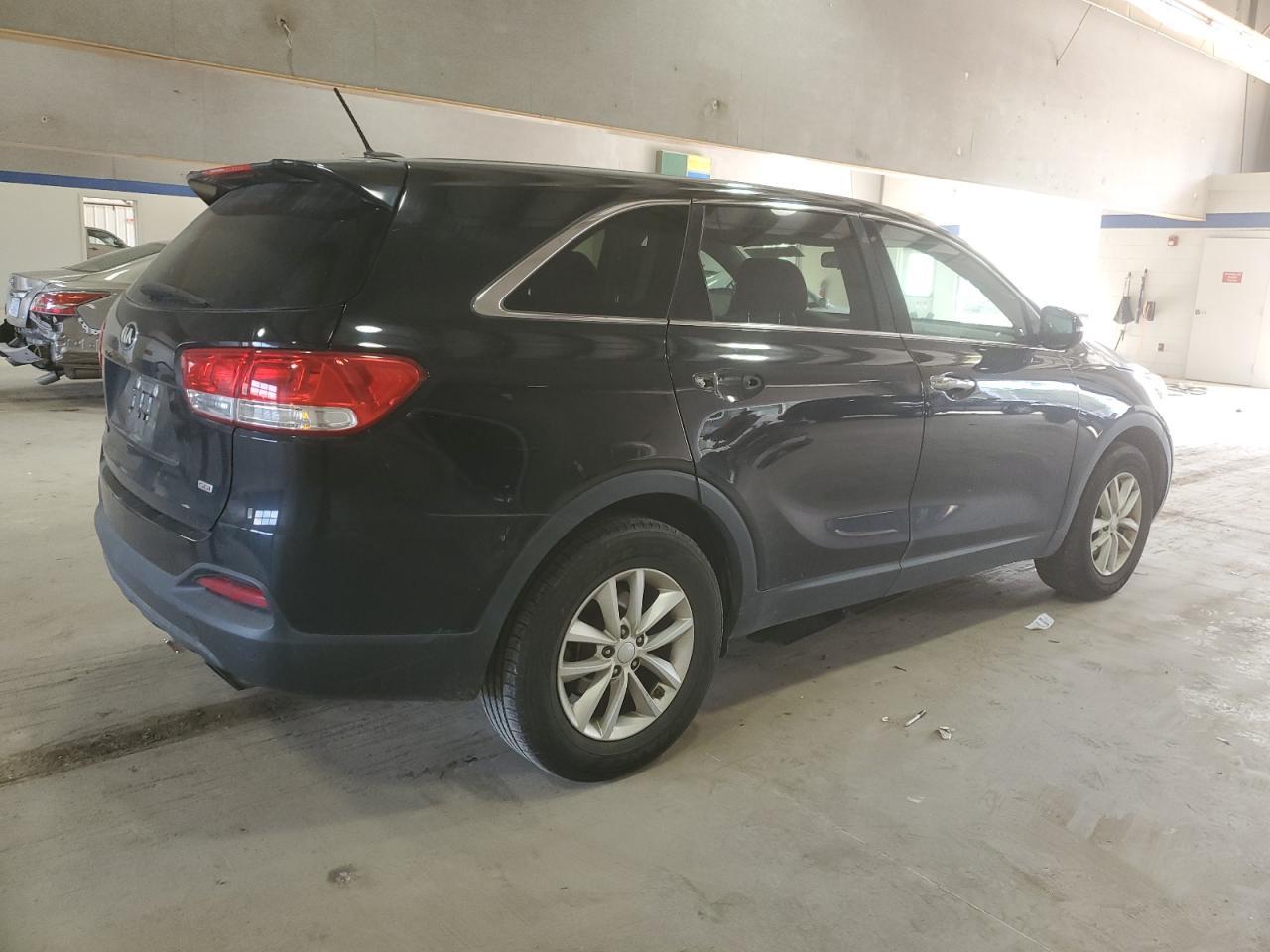 2017 KIA SORENTO LX - Фото 3