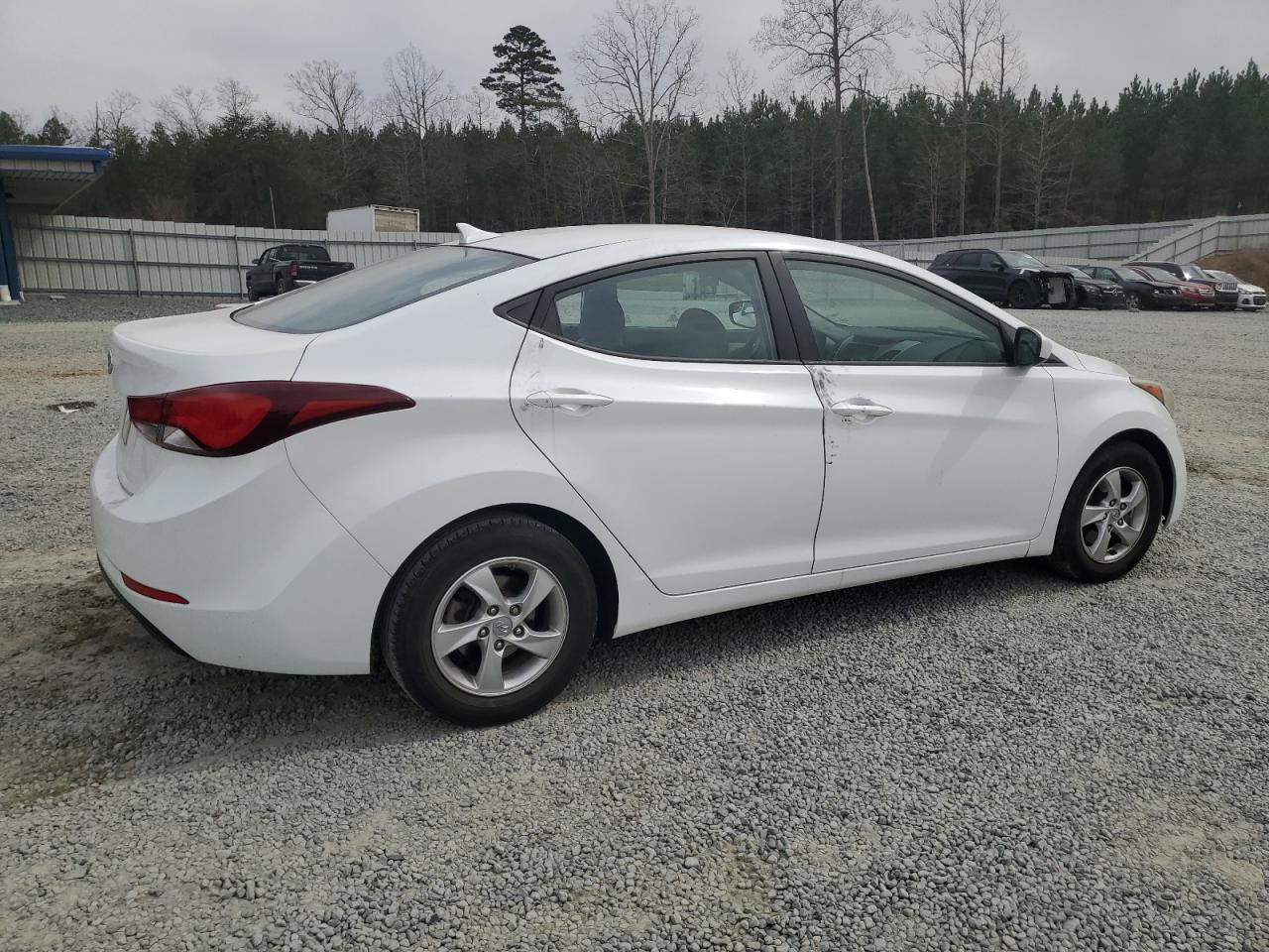 2015 HYUNDAI ELANTRA SE - Image 3