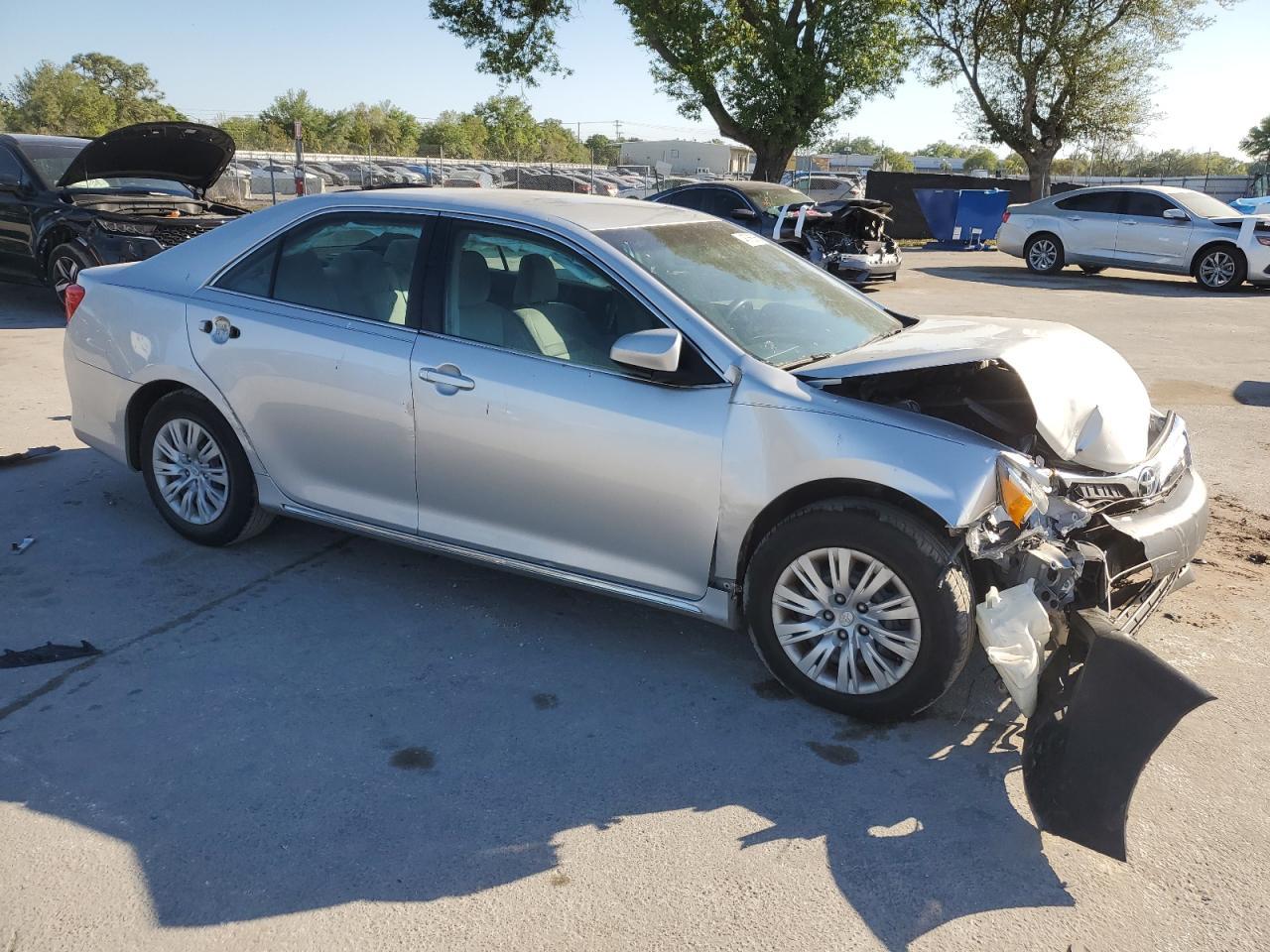 2014 TOYOTA CAMRY L - Image 4