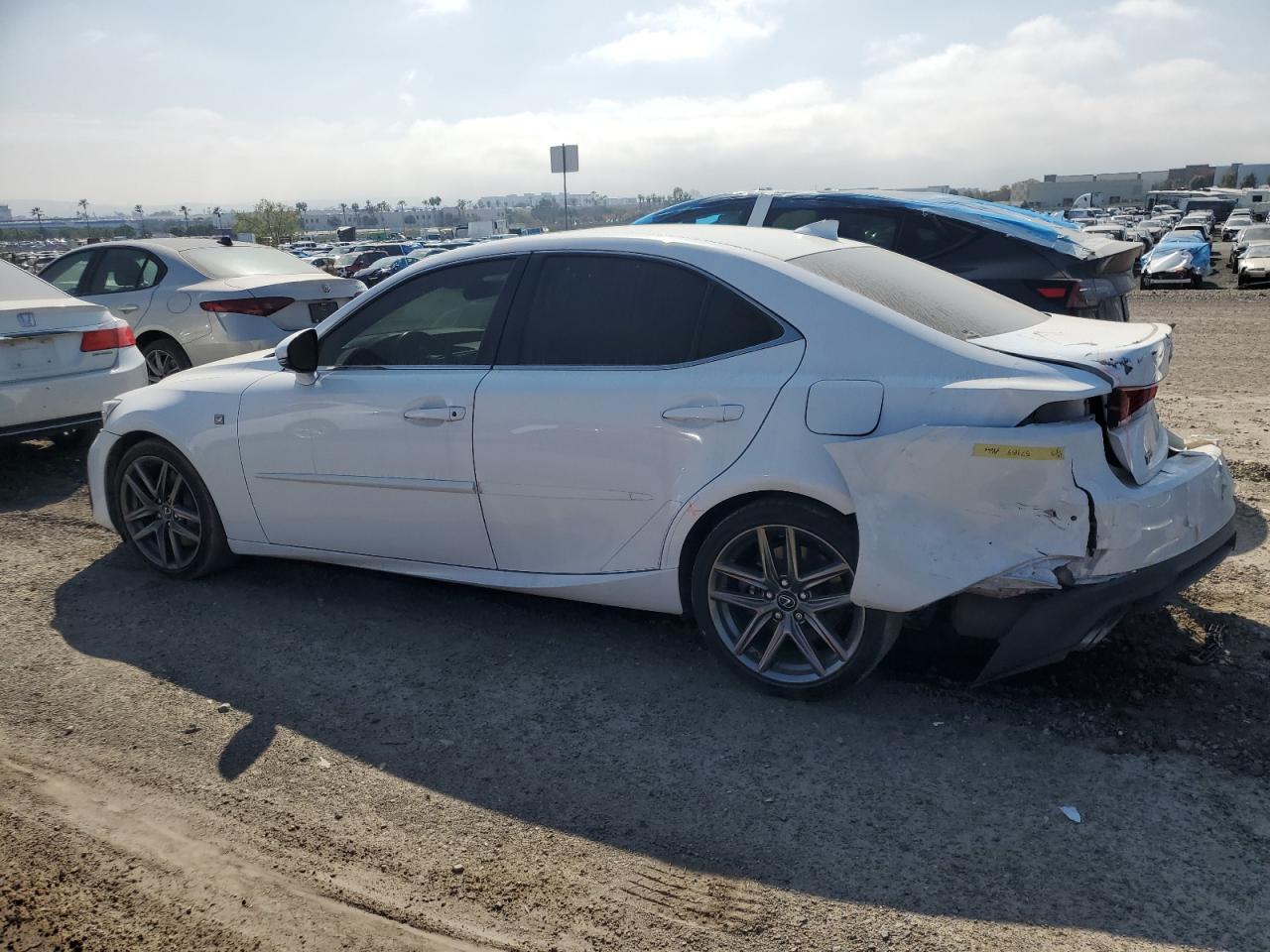 2018 LEXUS IS 300 - Фото 2