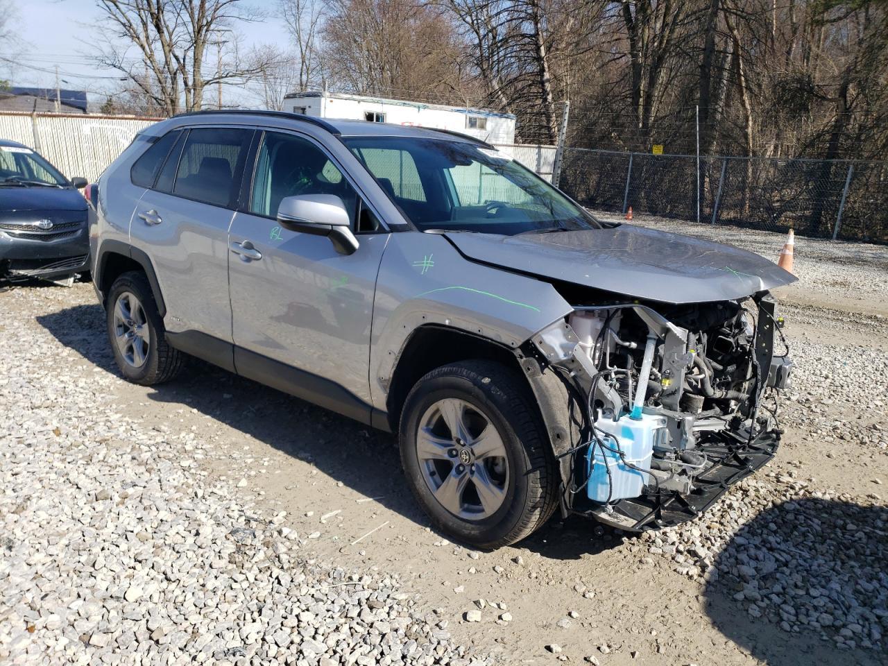 2022 TOYOTA RAV4 XLE - Фото 4
