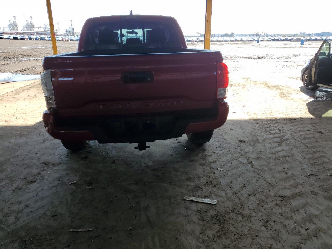 2017 TOYOTA TACOMA DOU - Фото 6