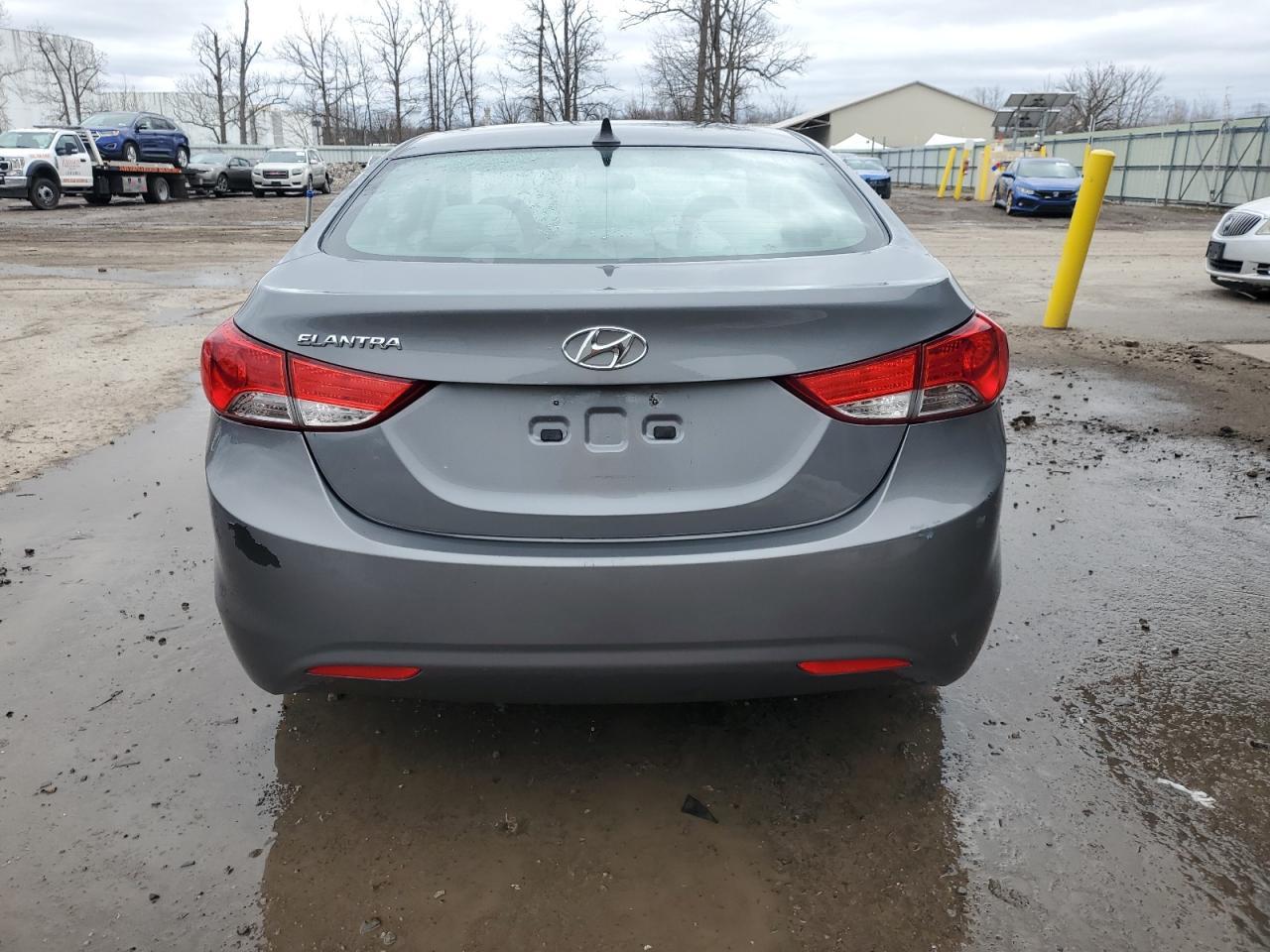 2013 HYUNDAI ELANTRA GL - Image 6