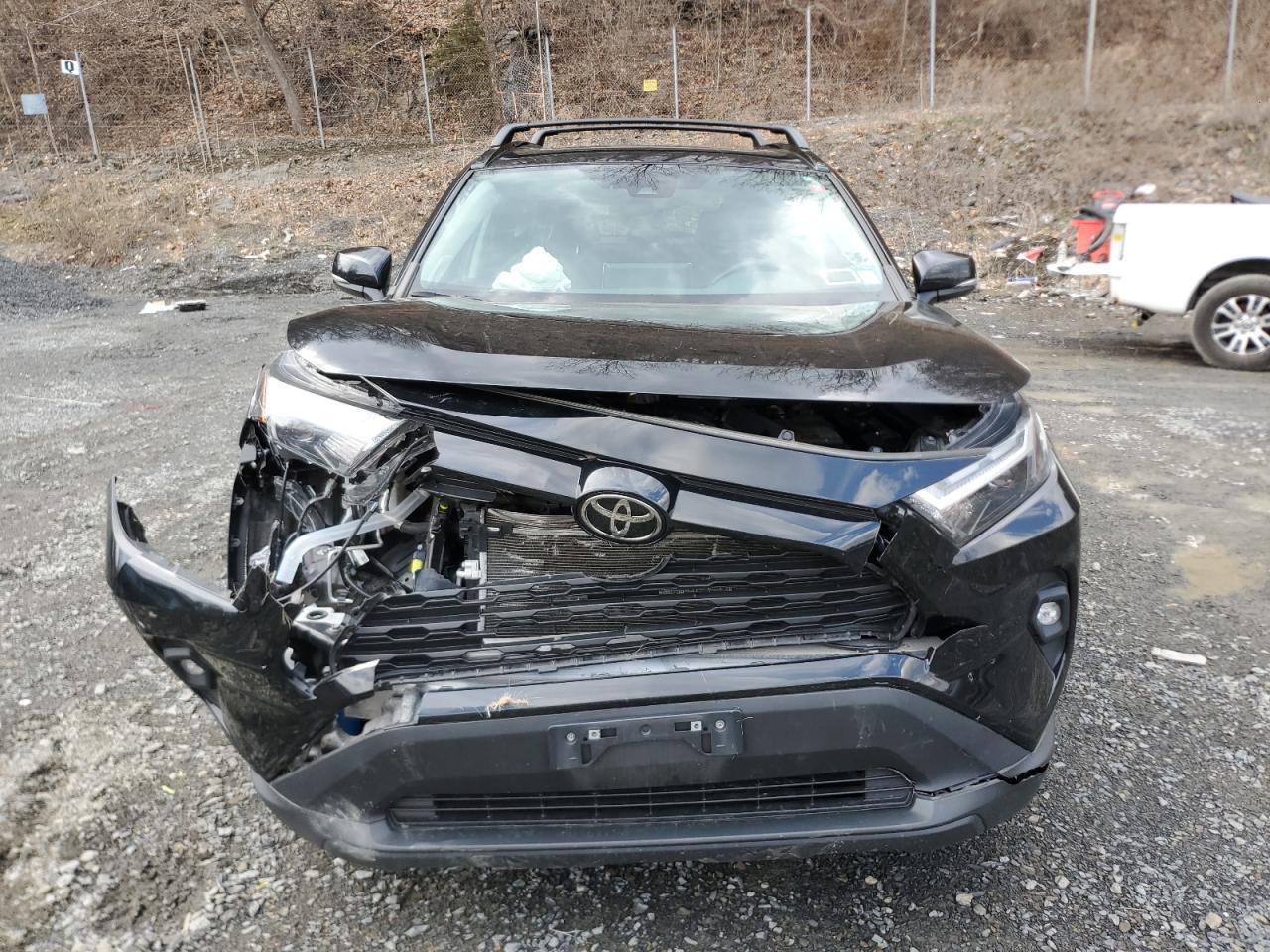 2022 TOYOTA RAV4 XLE P - Image 5