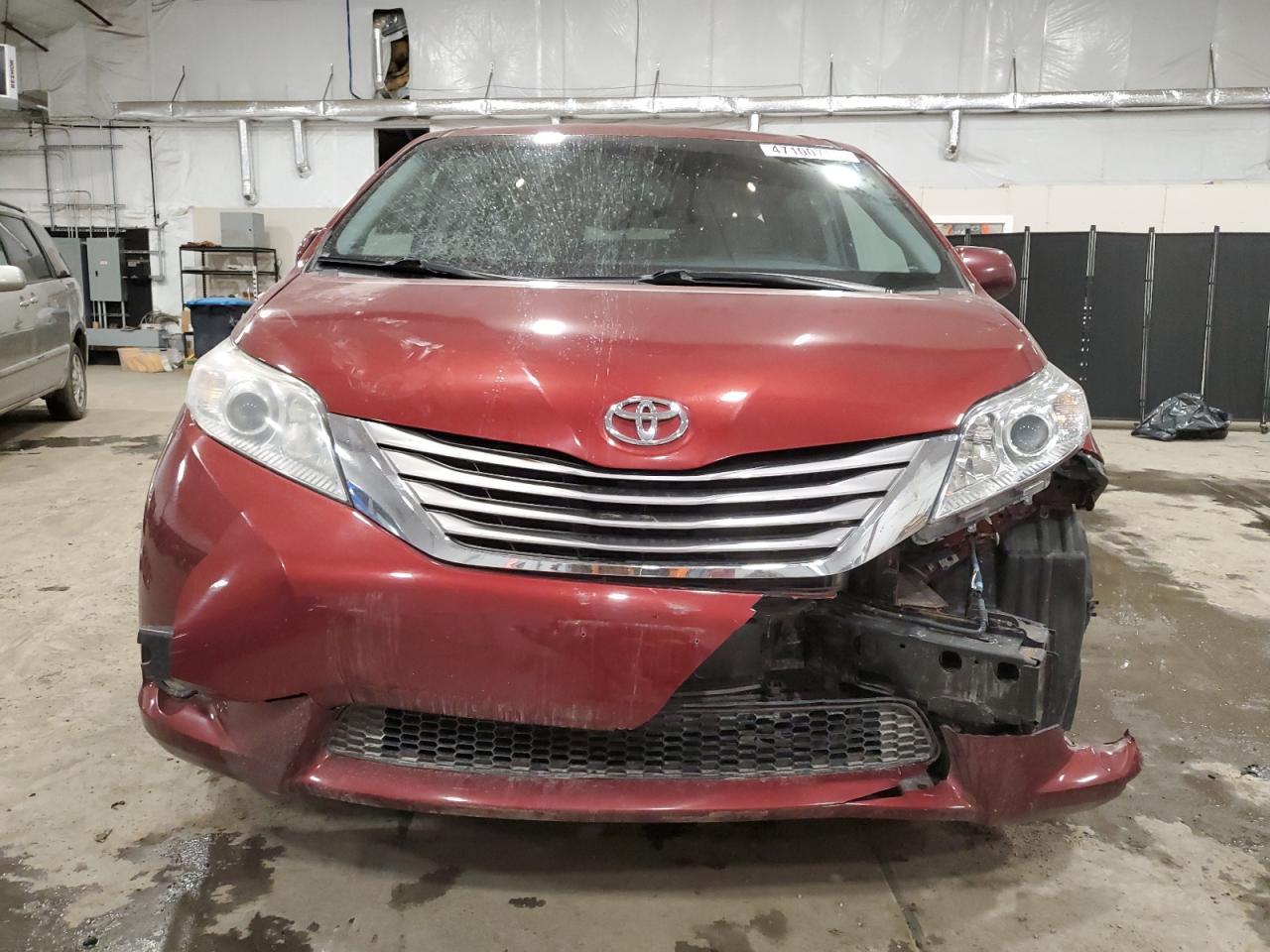 2015 TOYOTA SIENNA XLE - Фото 5