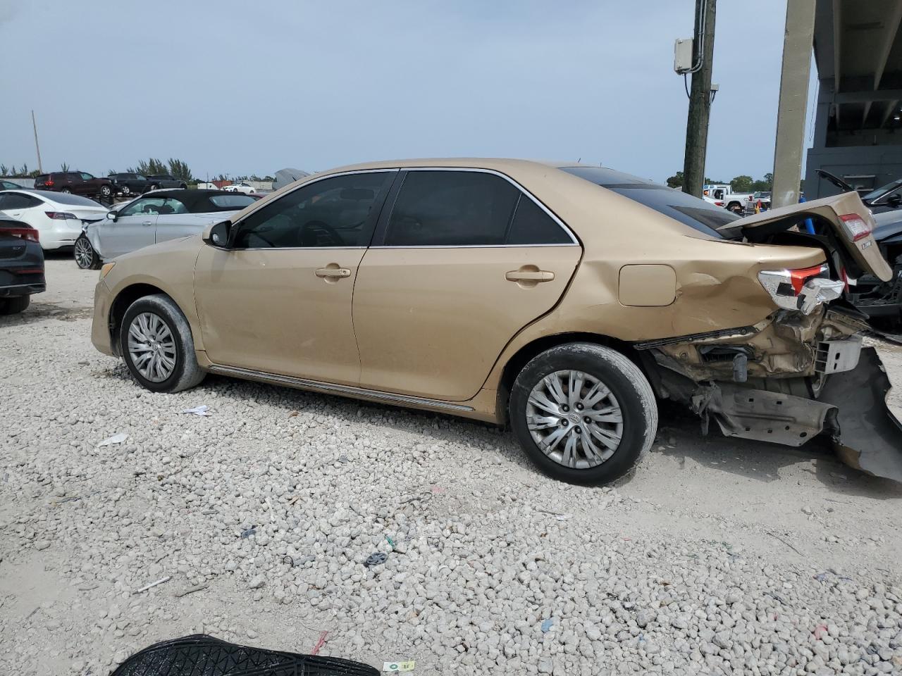 2012 TOYOTA CAMRY BASE - Фото 2