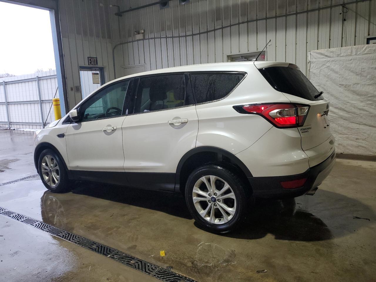 2017 FORD ESCAPE SE - Фото 2