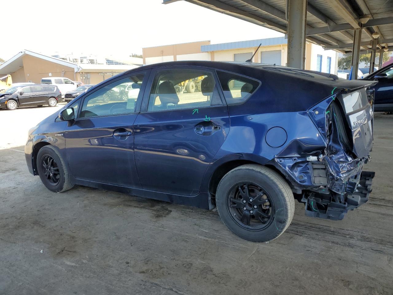 2015 TOYOTA PRIUS - Фото 2