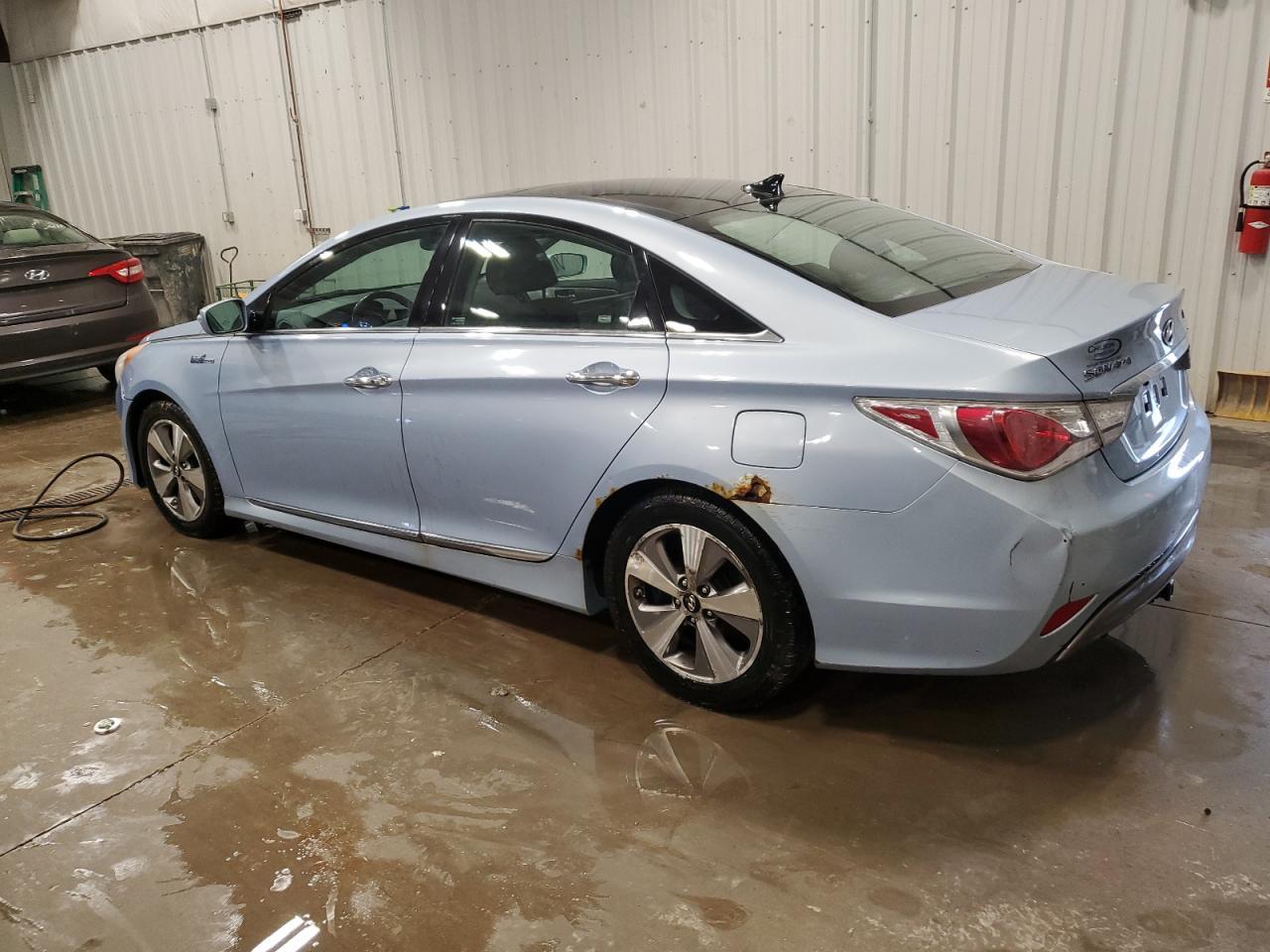 2011 HYUNDAI SONATA HYB - Image 2