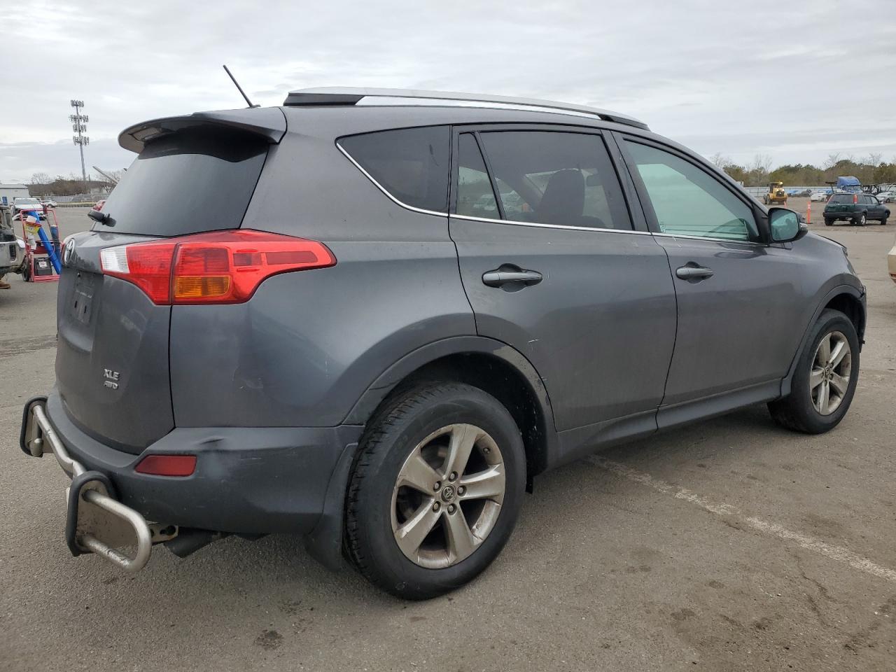 2015 TOYOTA RAV4 XLE - Image 3