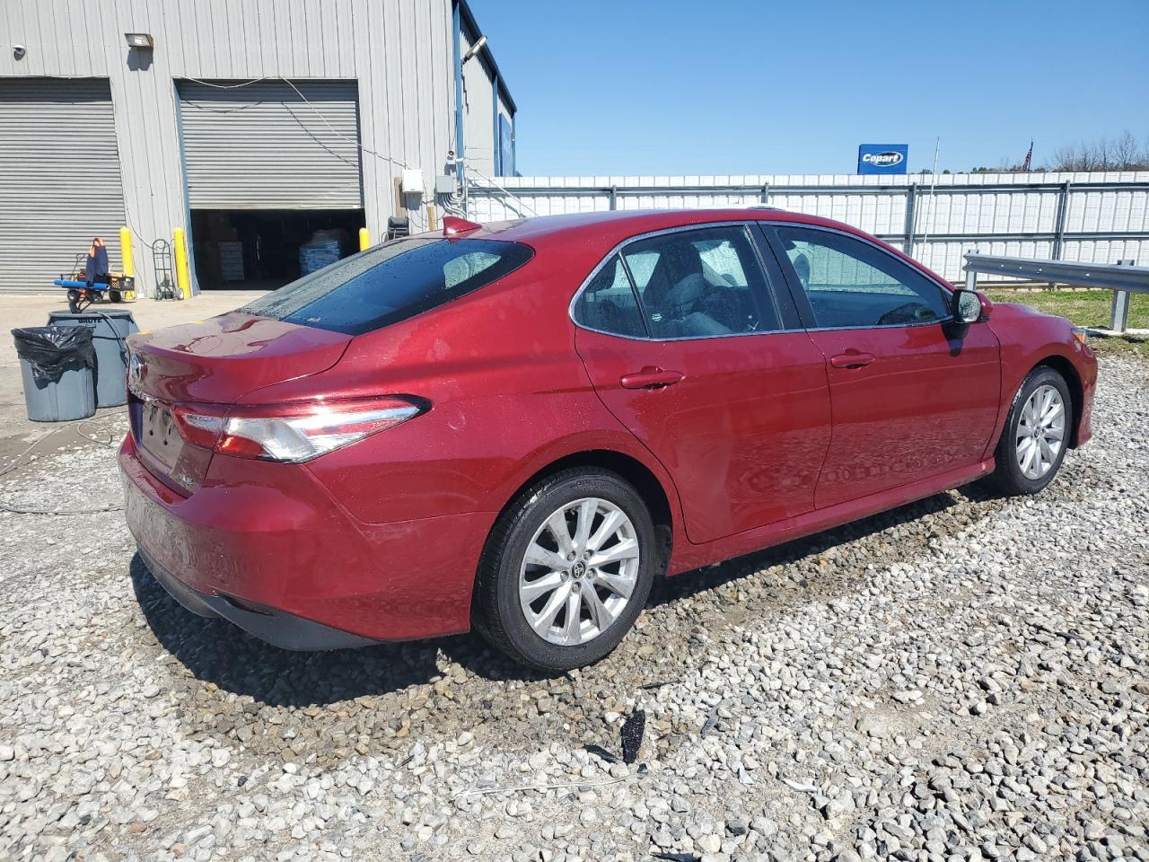 2020 TOYOTA CAMRY LE - Фото 3