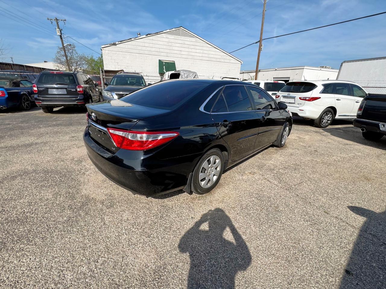 2017 TOYOTA CAMRY LE - Image 4