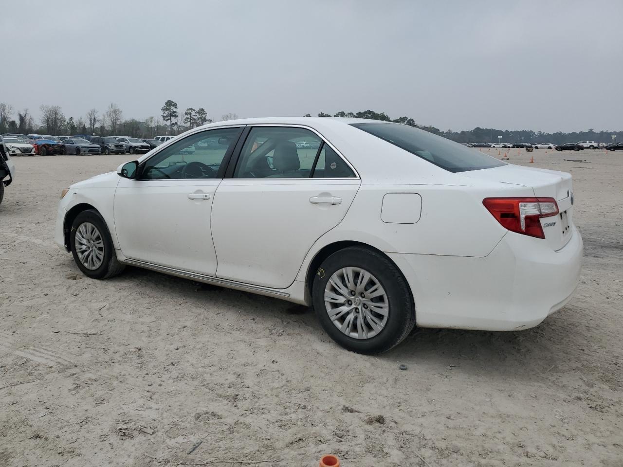 2012 TOYOTA CAMRY BASE - Фото 2