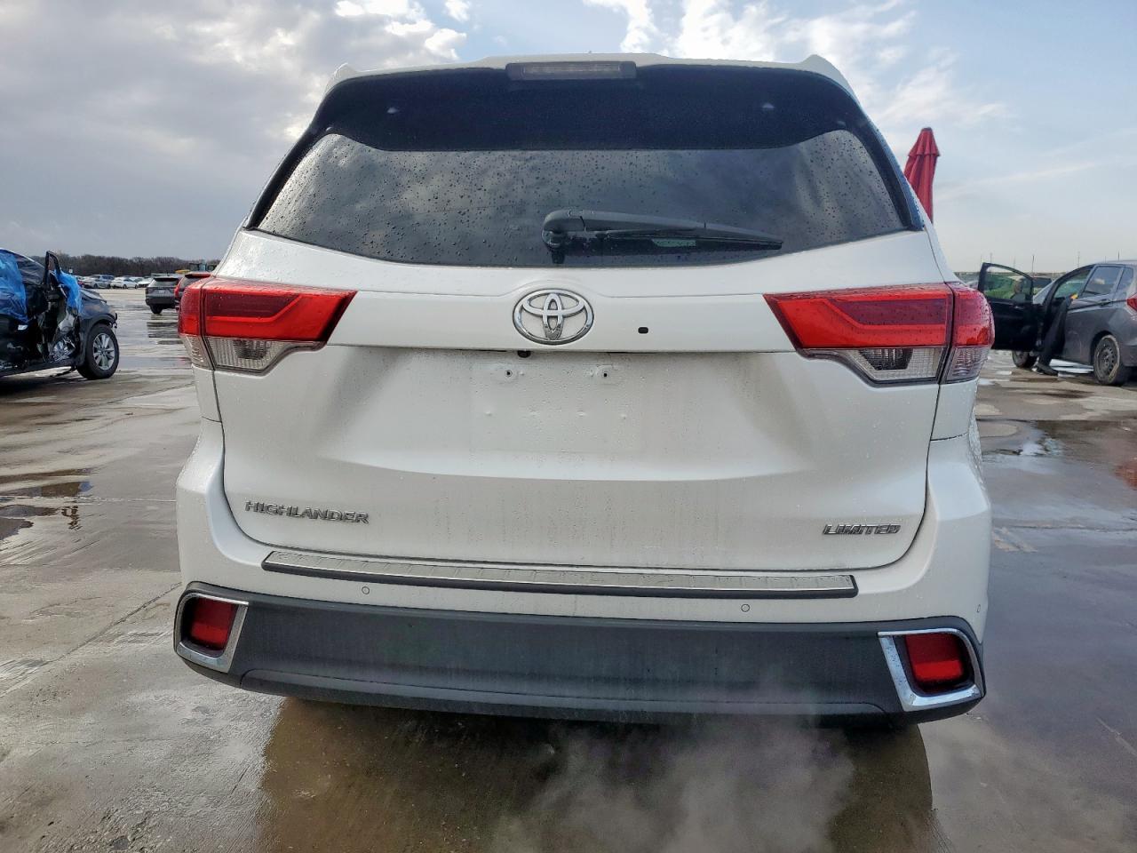 2019 TOYOTA HIGHLANDER - Image 6