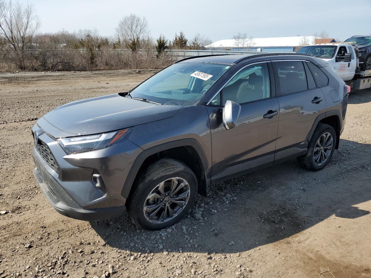 2022 TOYOTA RAV4 XLE P