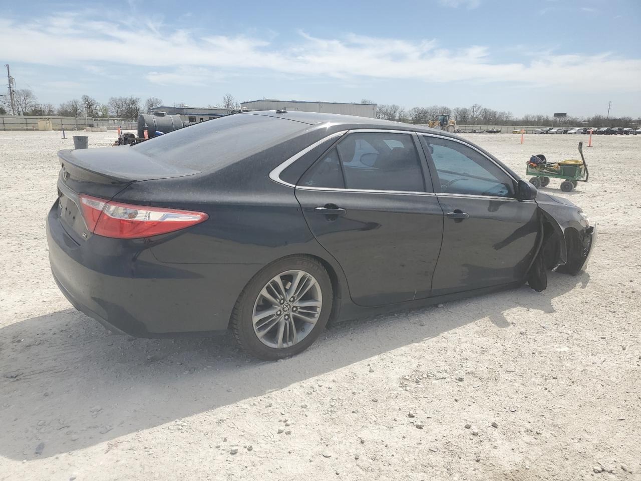 2015 TOYOTA CAMRY LE - Фото 3