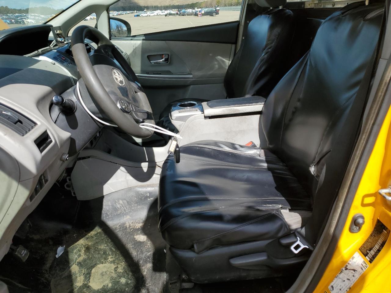 2016 TOYOTA PRIUS V - Фото 7