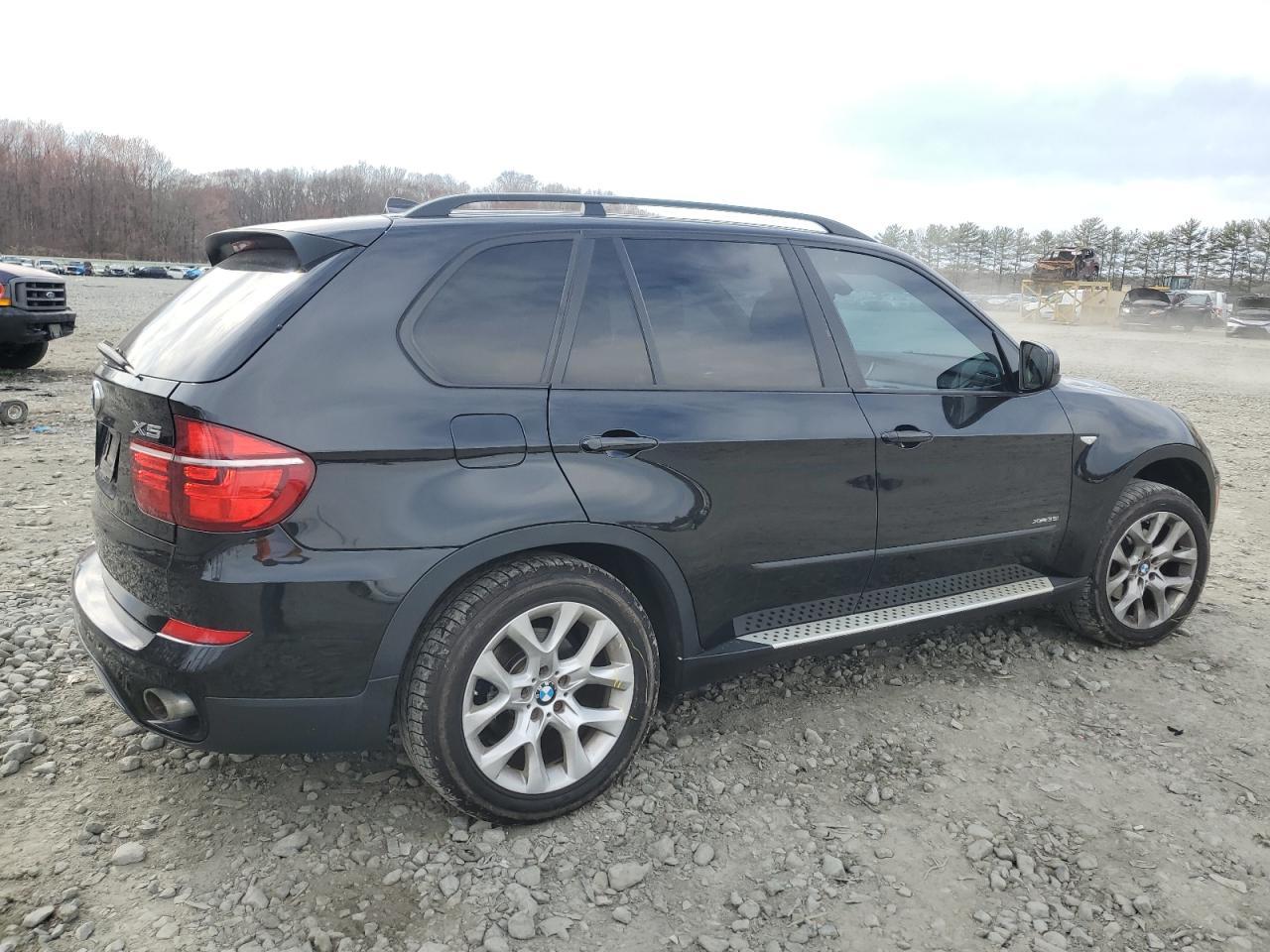 2013 BMW X5 XDRIVE3 - Image 3
