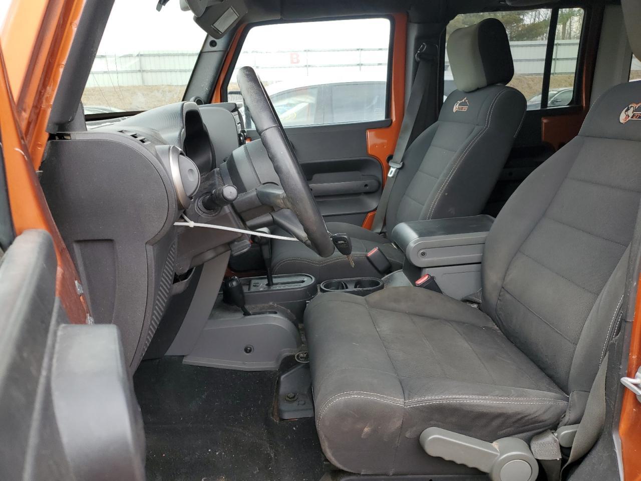 2010 JEEP WRANGLER U - Фото 7