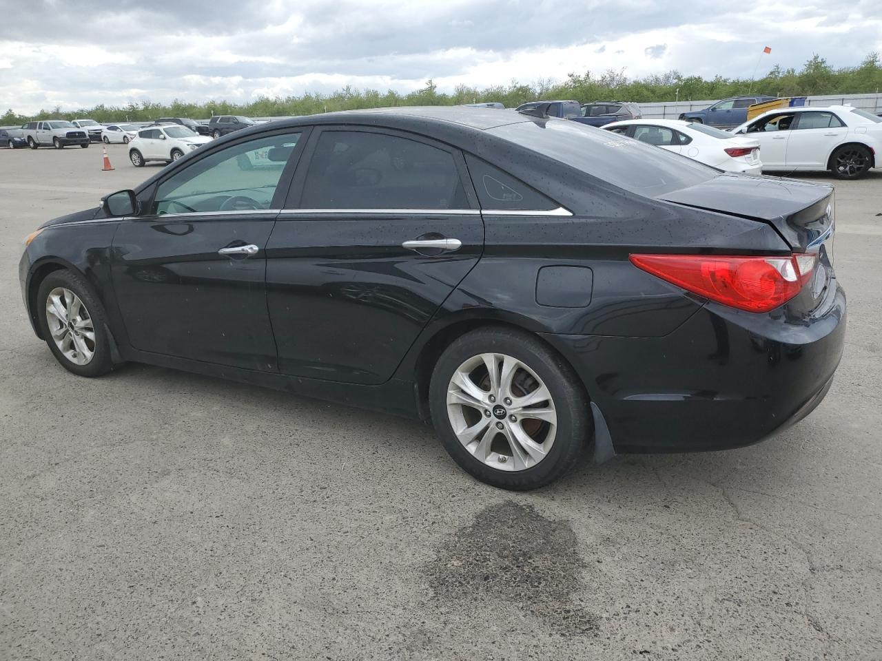 2011 HYUNDAI SONATA SE - Image 2