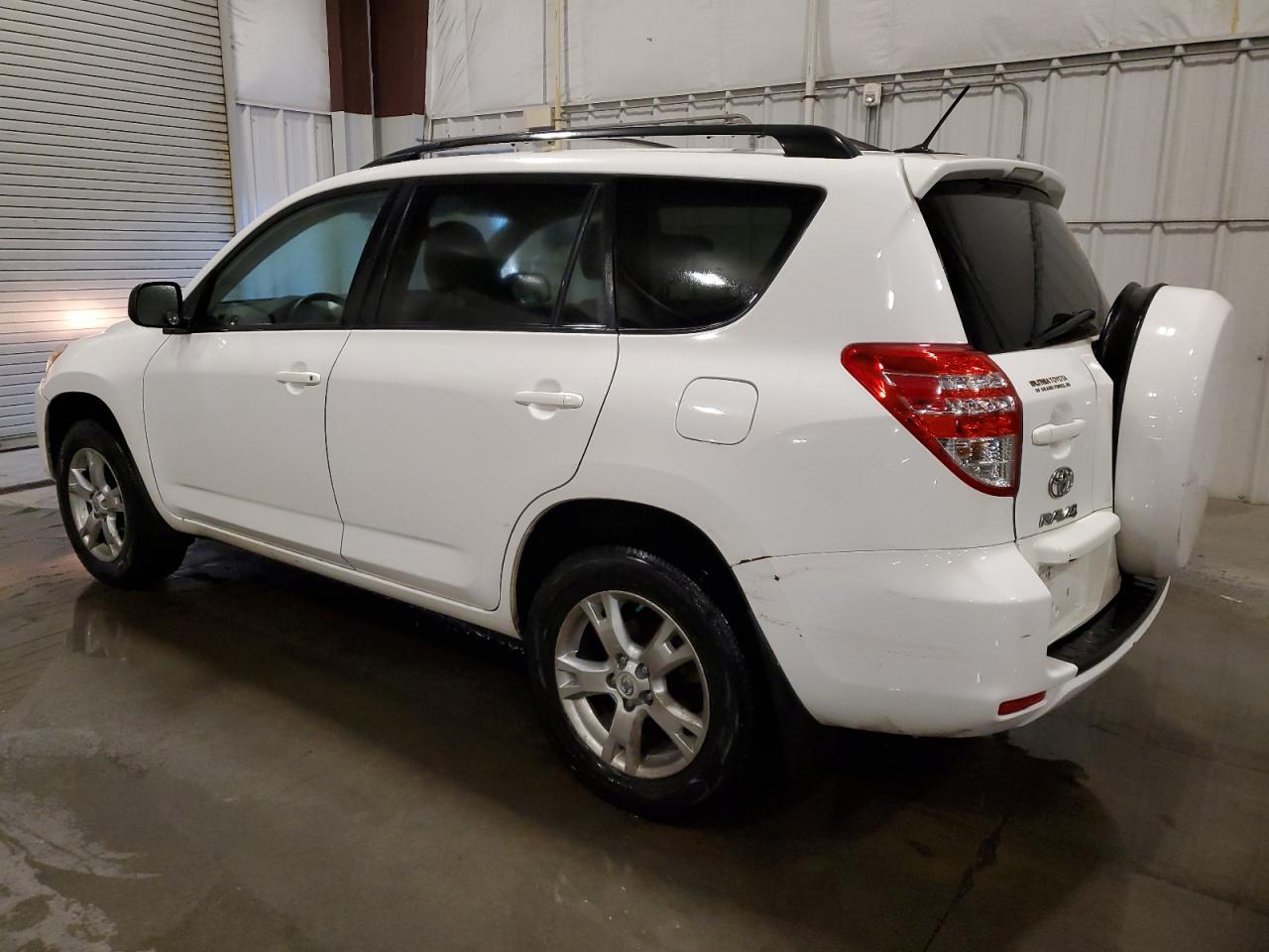 2011 TOYOTA RAV4 - Image 2