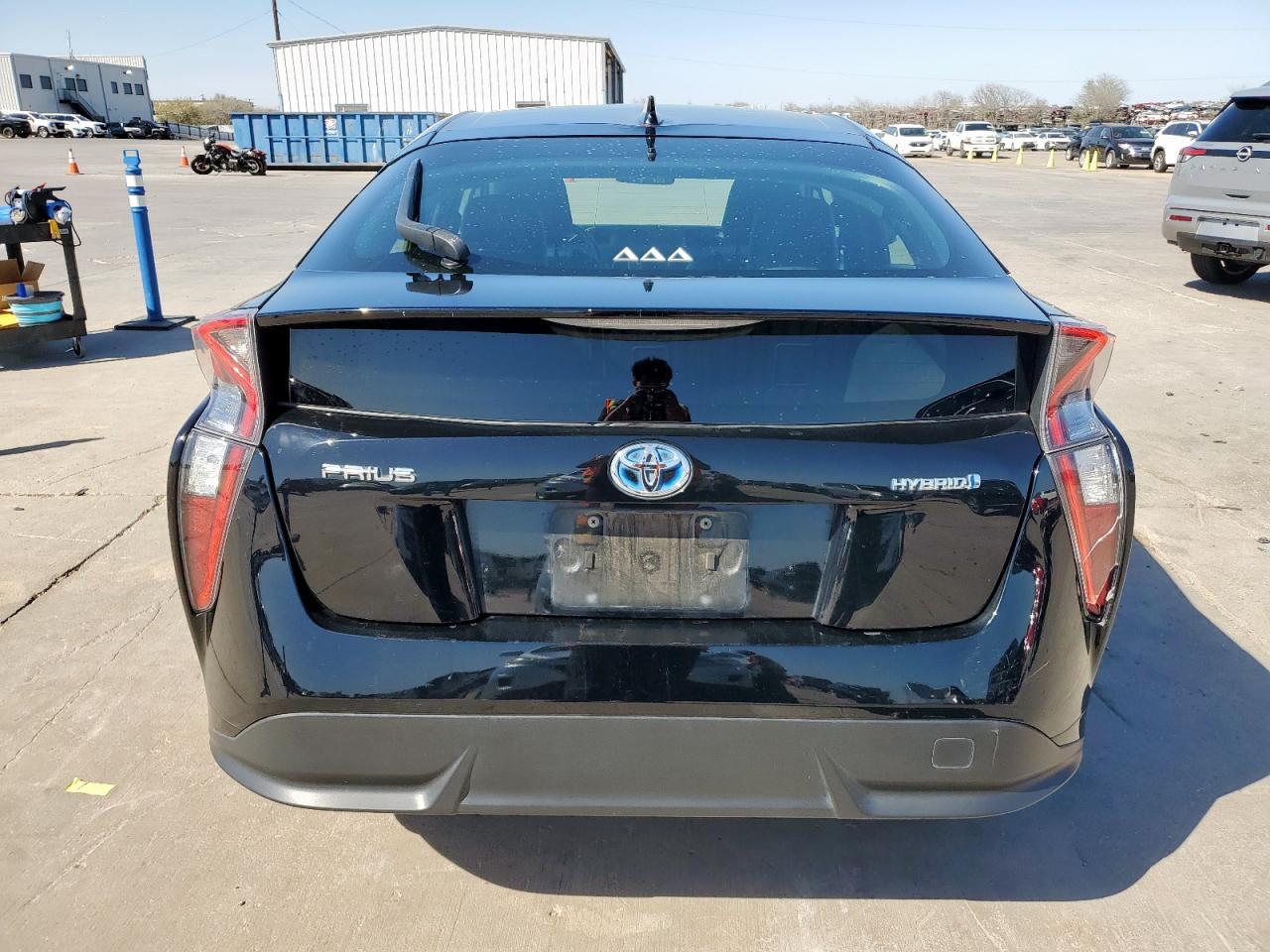 2016 TOYOTA PRIUS - Image 6