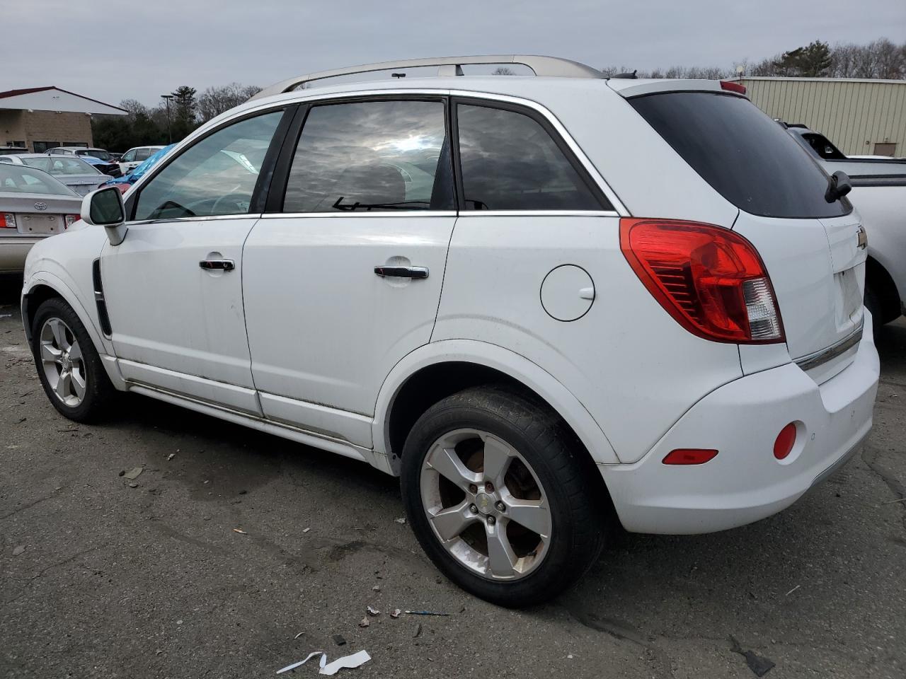 2014 CHEVROLET CAPTIVA LT - Image 2
